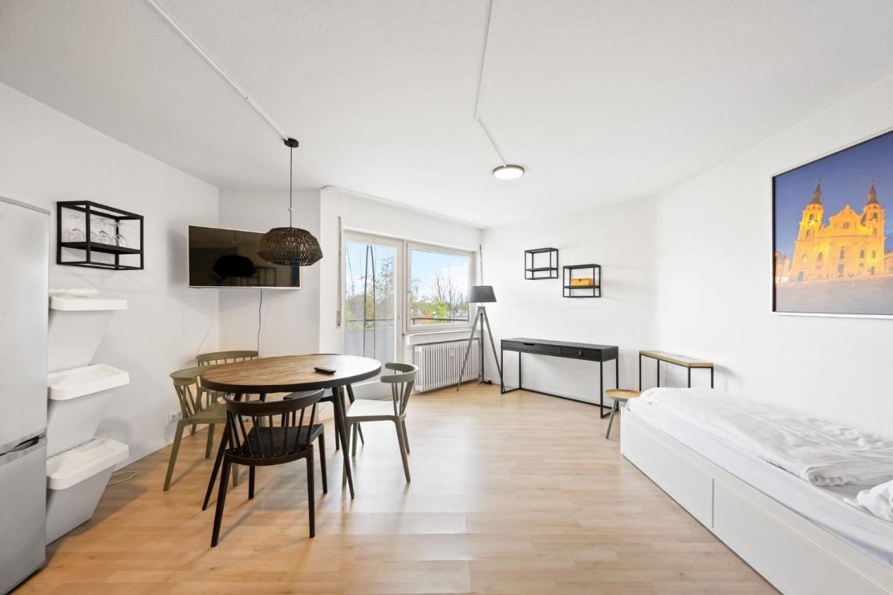 Sali Homes - Fewo Bluehendes Barock Ludwigsburg Ngoại thất bức ảnh